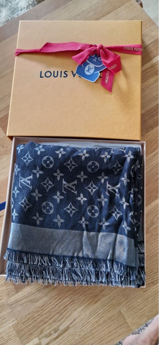 Louis Vuitton Foulard & Sciarpe: Original Louis Vuitton Schal in Original Box – Nuovo (secondo la descrizione) da Olten venduto da ale_nb2x 4
