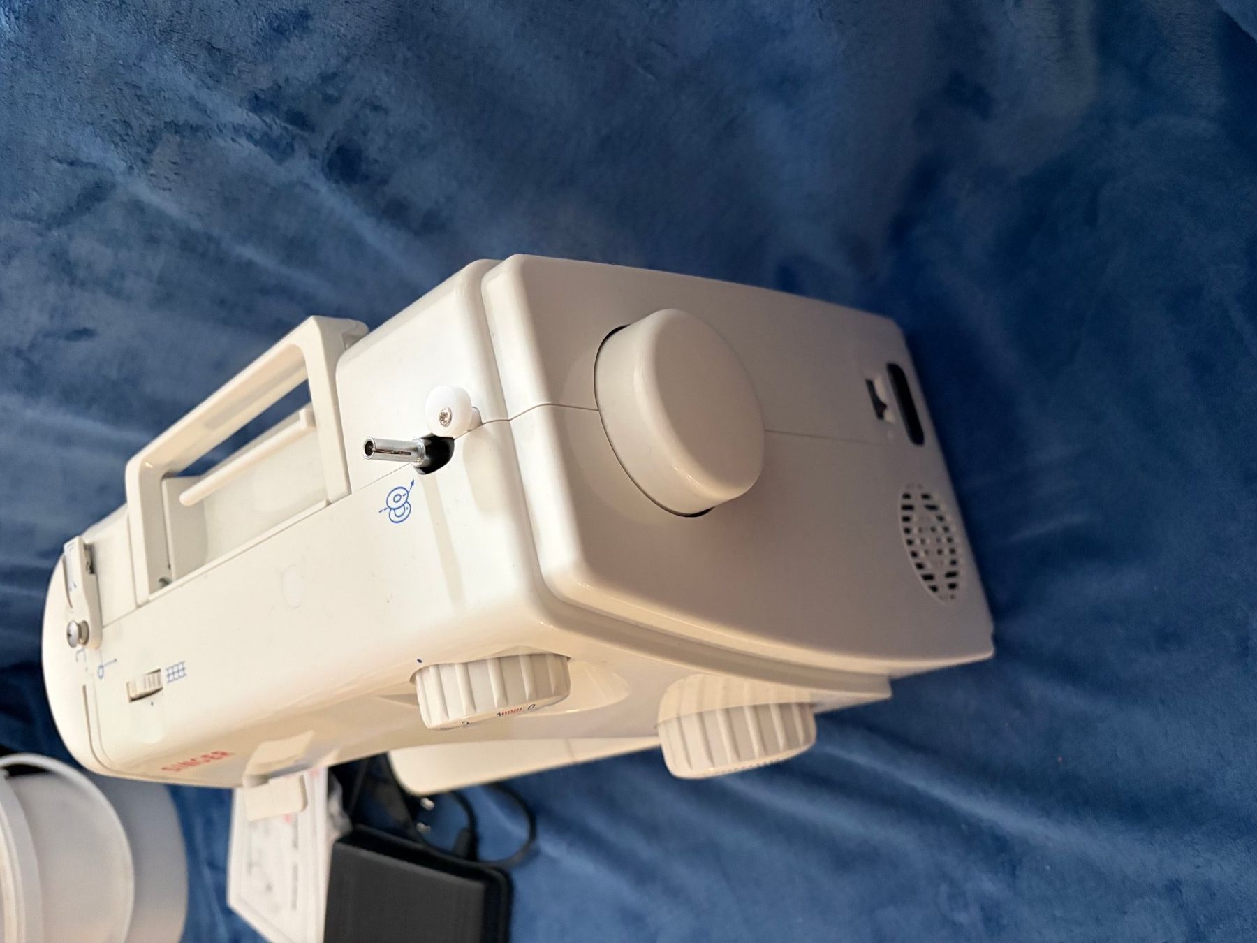 Singer Nähmaschinen: Singer Nähmaschine Modell 8280 – Gebraucht aus Mollis von Hg 2