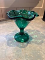 4 Stück Glas Schale grün auf Fuss guter Zustand