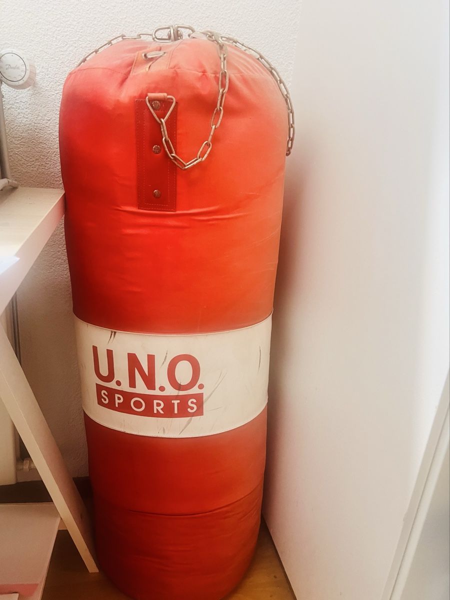Sacs de frappe: Boxsack UNO SPORTS rot gebraucht – D'occasion à Schlosswil par Franz-Faktor