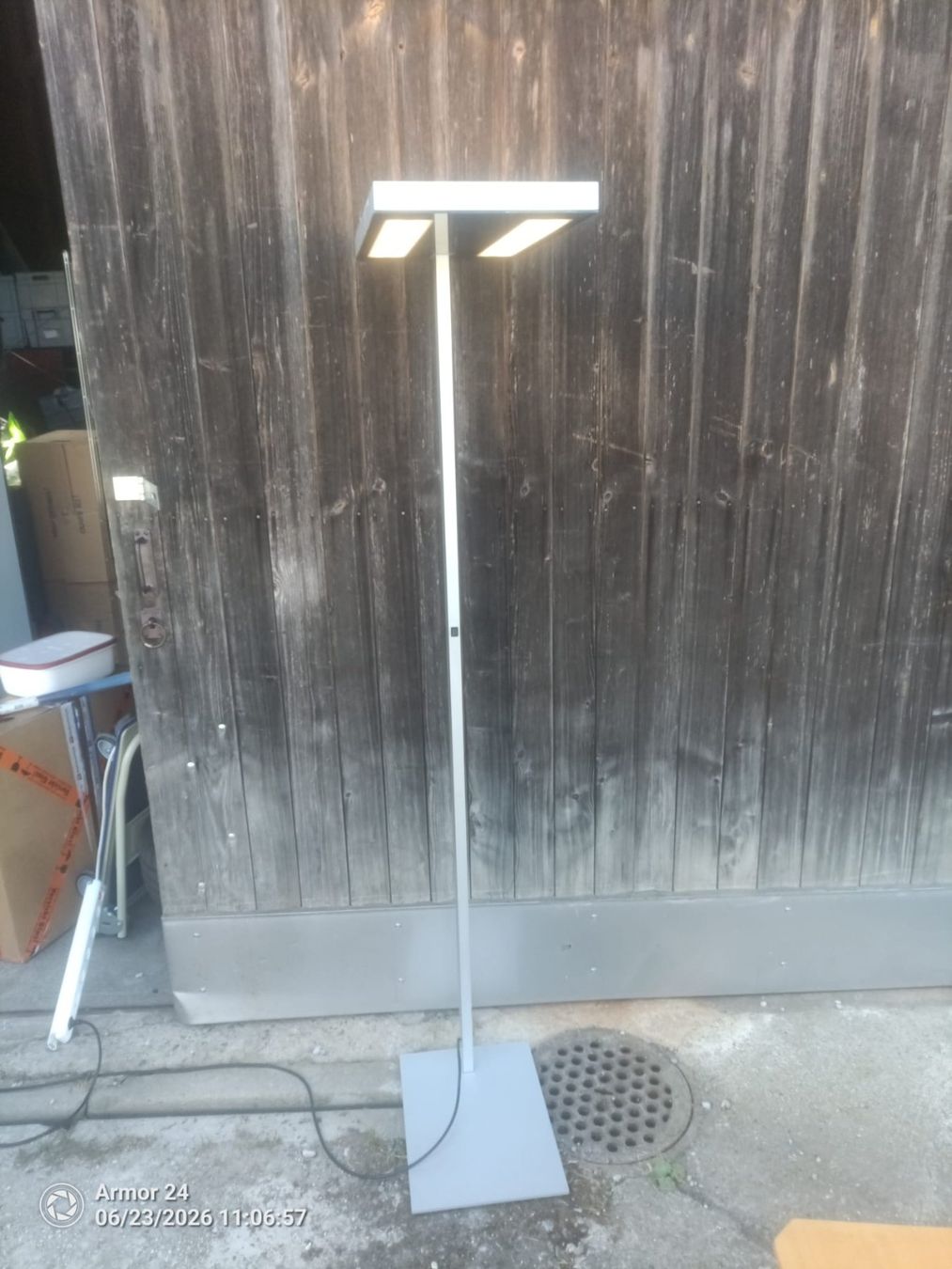 Lampen: Grosse schwere Halogenlampe – Gebraucht aus Niederlenz von DaveDasWahnsinn