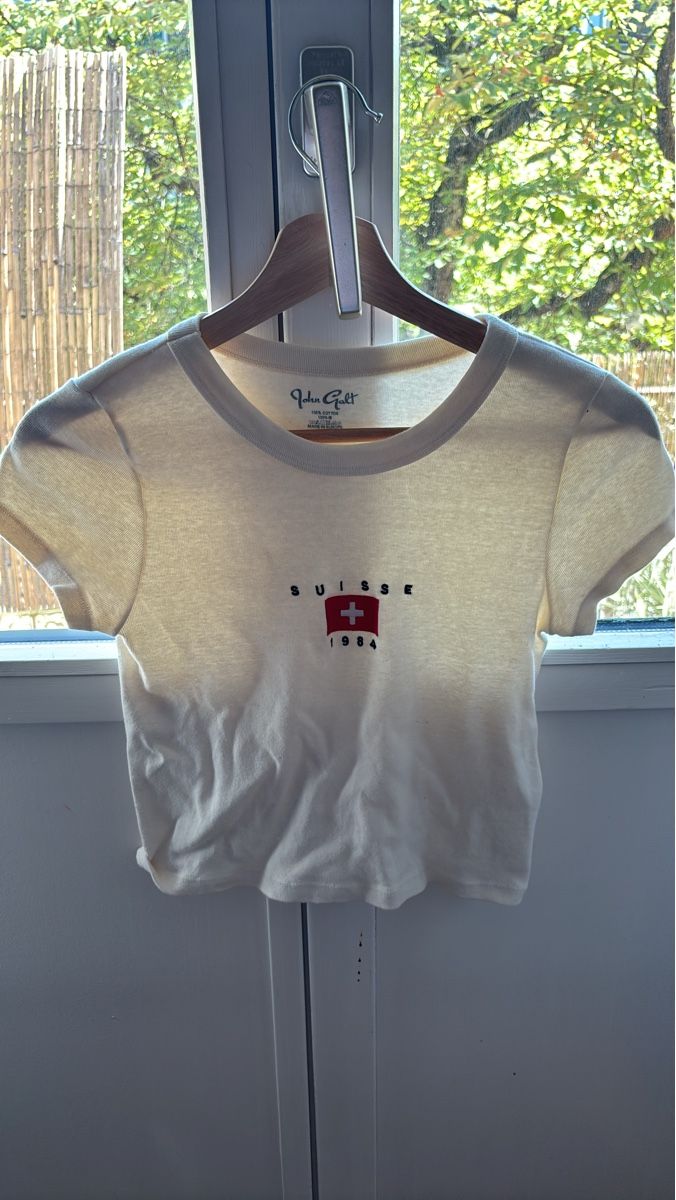T-shirt: T-Shirt – Usato da Bern venduto da Lydiixa
