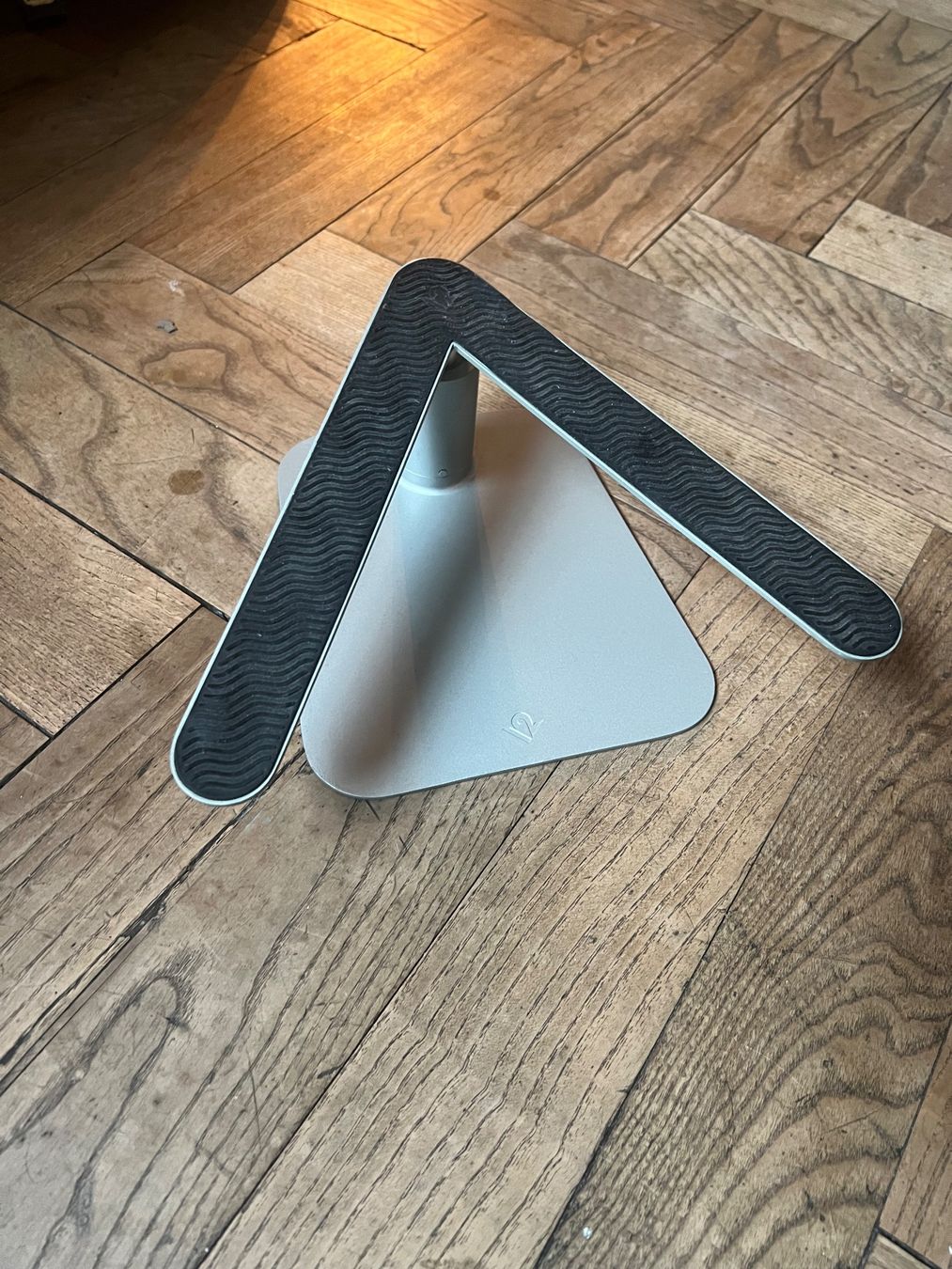 Racks & Cavalletti: TwelveSouth HiRise Notebook Ständer – Usato da Zürich venduto da flobachofner