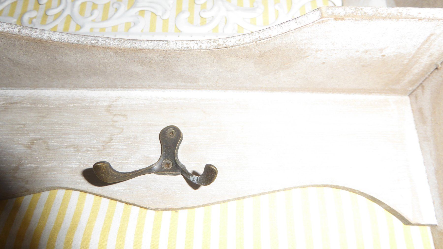 Garderobe: Herzige Vintage Garderobe – Gebraucht aus Sargans von Benziner 3