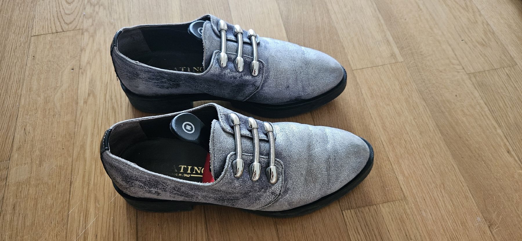 Damenschuhe: Damenschuhe Leder silber/grau – Gebraucht aus Horw von Sandra_Luzern