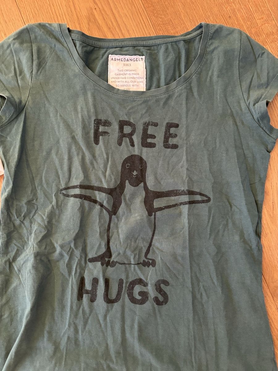 Kleiderpakete & -sets: T-Shirt-Paket, Snoopy, Panda etc. – Gebraucht aus Würenlos von Ashley24 5