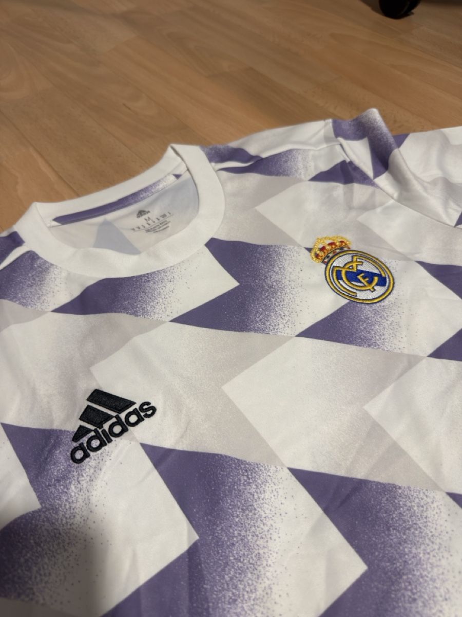 Real Madrid Canottiere & Pantaloni: Real Madrid Trainingstrikot – Nuovo (secondo la descrizione) da Volketswil venduto da 8003 1