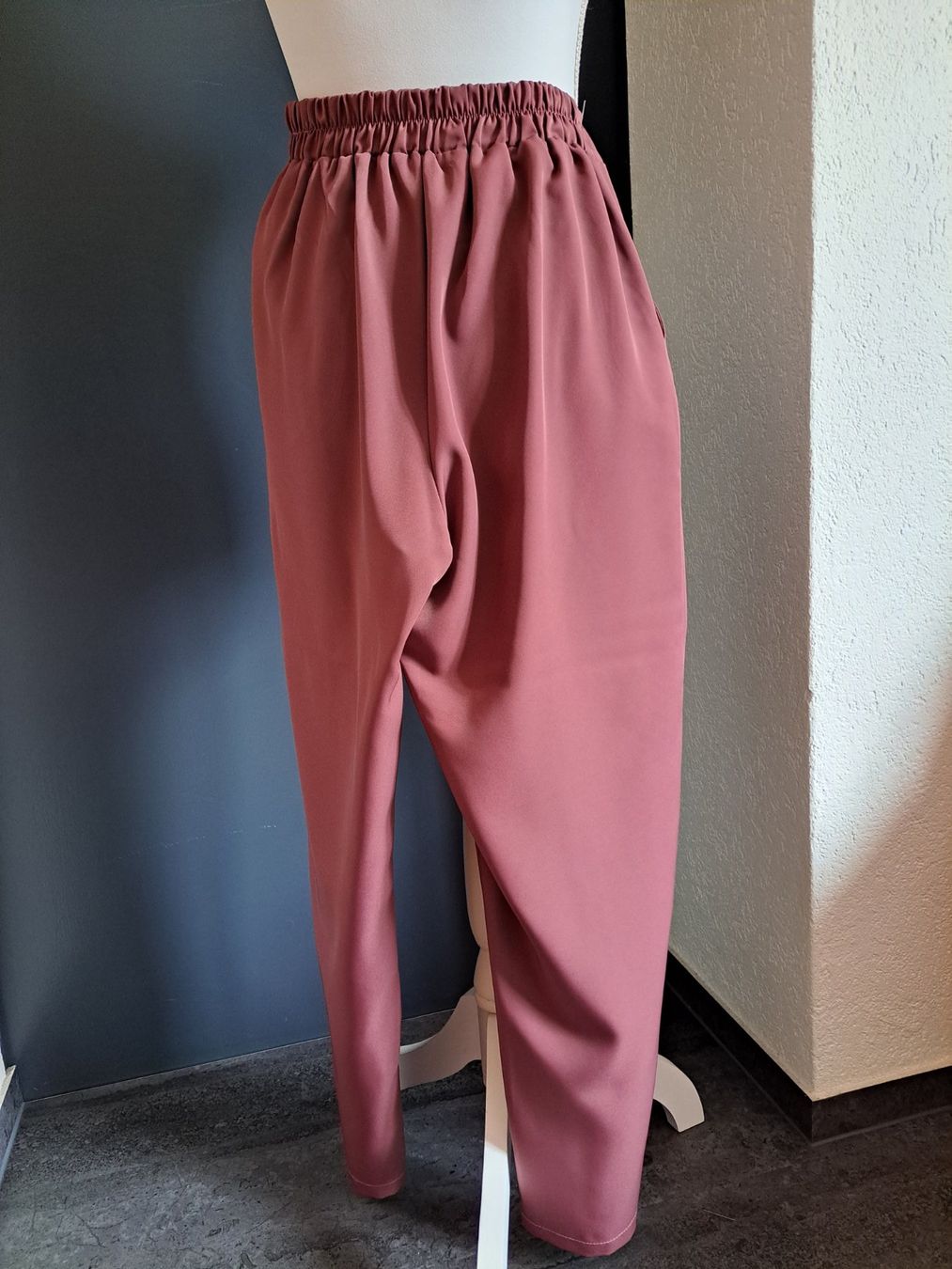 Completi & Tailleur: Ensemble veste et pantalon – Usato da Courrendlin venduto da Aheinza 3