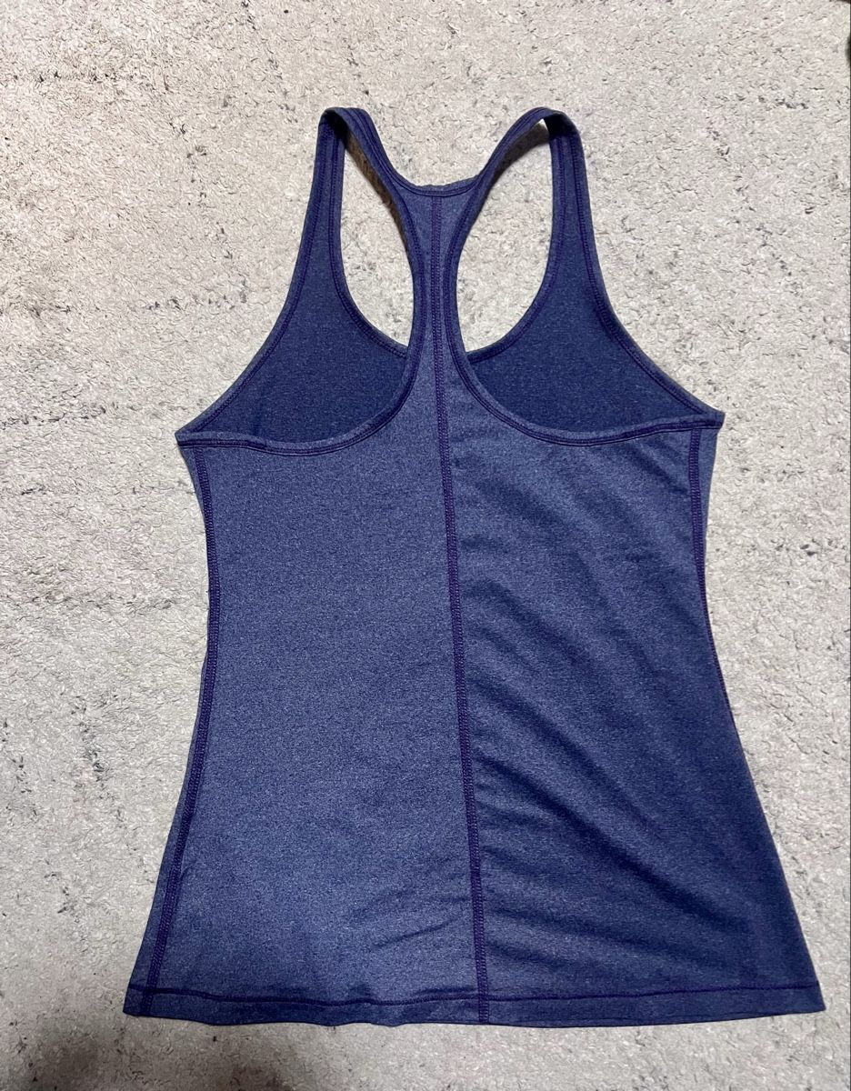 Nike Tops: Tanktop Nike, blau Gr.M – D'occasion à Emmenbrücke par ThomiE01 1