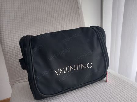 beautybags/accessories man valentino Neu