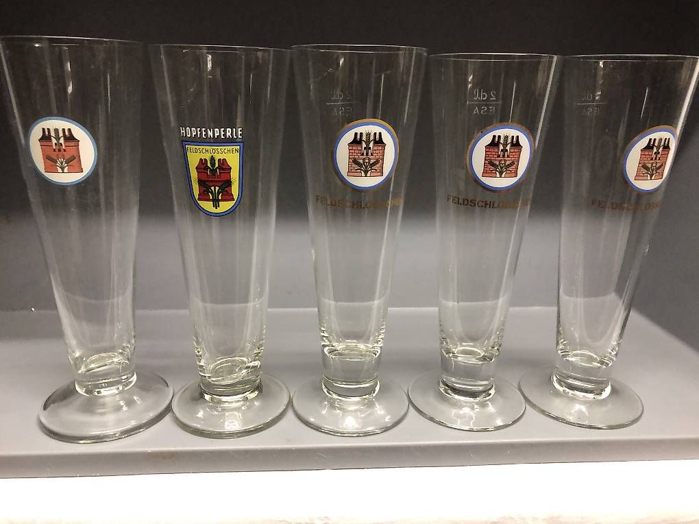 Feldschlösschen Bicchieri: 5 div. Stangen Feldschlösschen – Usato da Bubendorf venduto da Mia111