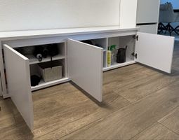 Garderobenbank weiss mit drei Türen