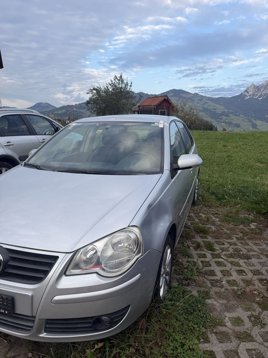 VW Autos: VW Polo 1.6  – Defekt aus Lauerz von Joeschel