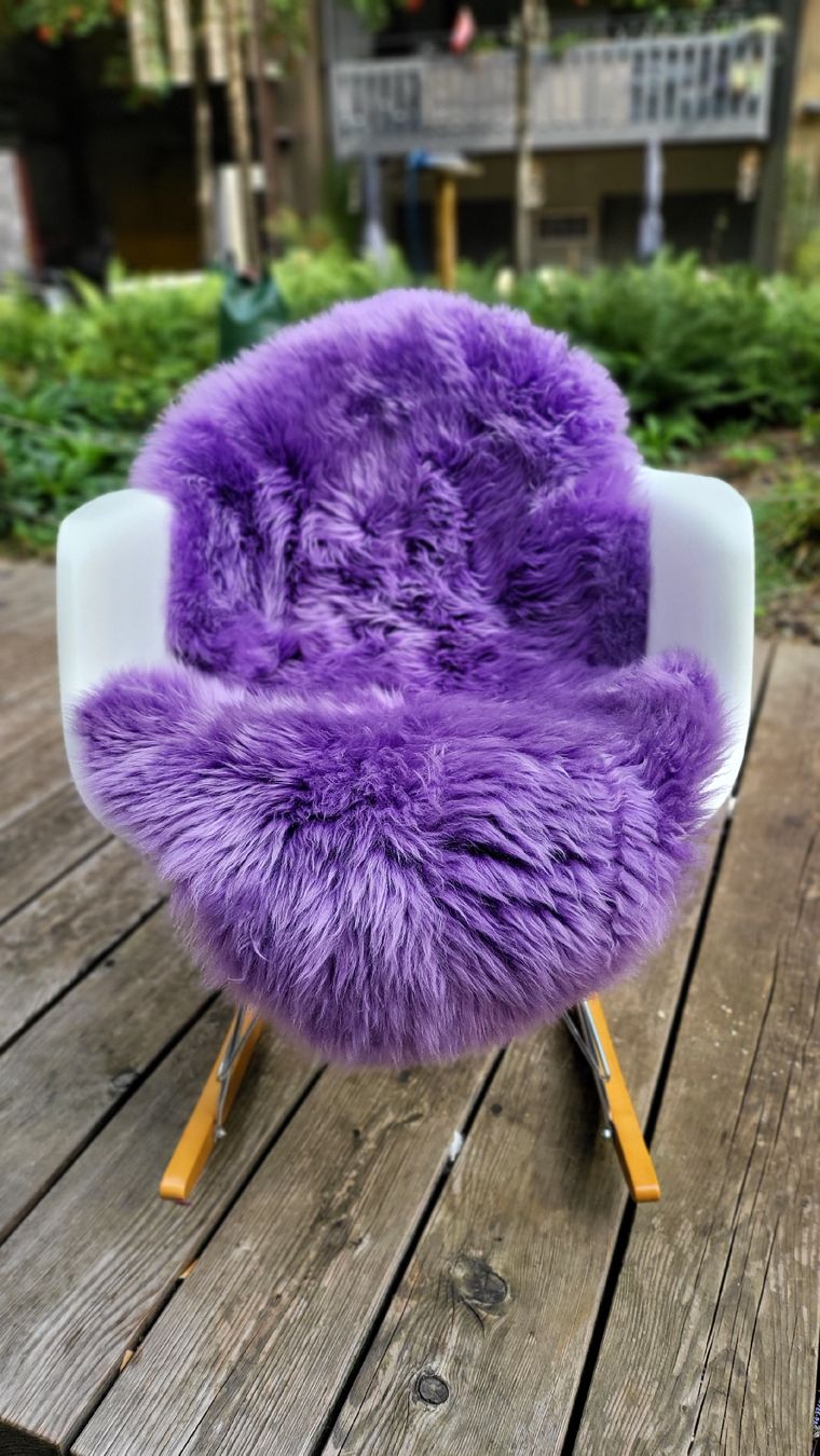 Tapis: Lammfell in der Farbe violett – Neuf avec emballage d'origine à Neuhausen am Rheinfall par Lambskin