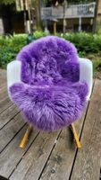 Lammfell in der Farbe violett