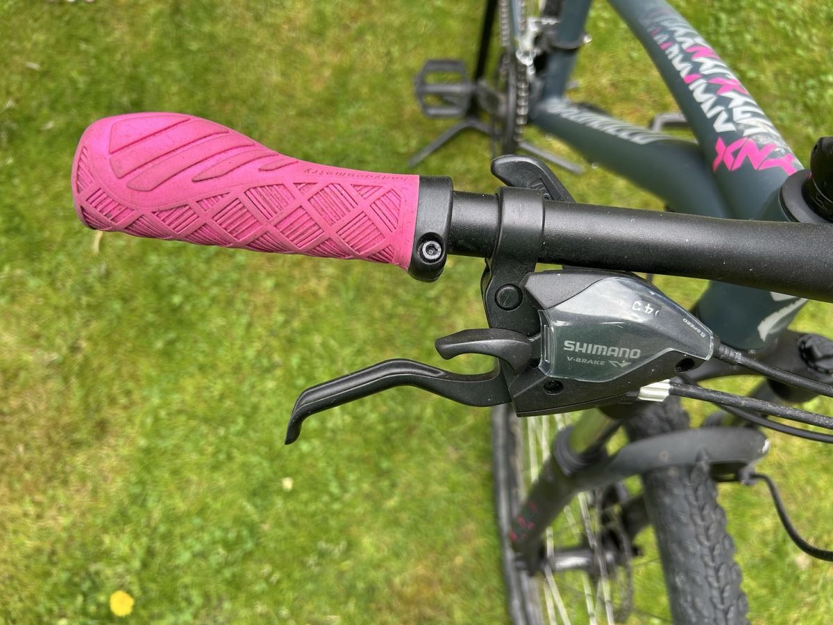 Specialized Biciclette: SPECIALIZED, vélo tout terrain pour junior – Usato da Athenaz (Avusy) venduto da xam48 3