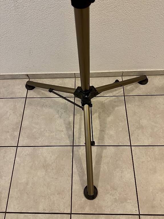 Veloständer: Fahrrad-Montageständer dreibeinig – Gebraucht aus Thun von Panthomblade 4