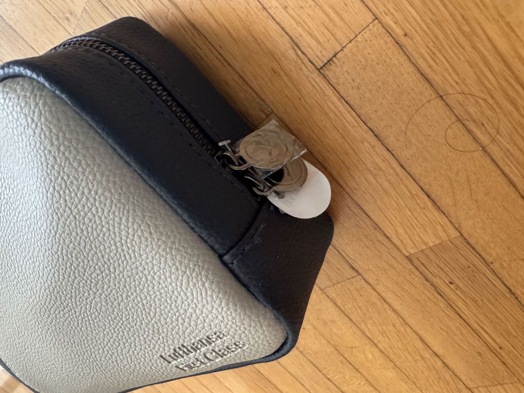 Kosmetikkoffer: 100 J. Lufthansa; First Class Amenity Kit Babor inkl. Ente – Neu und originalverpackt aus Zürich von Zaesizh 2