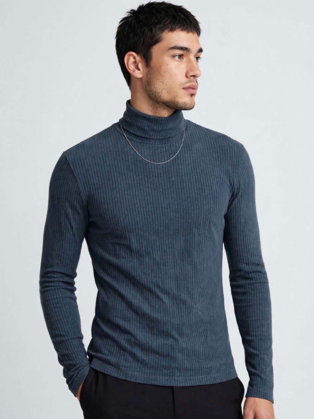 Zara Maglioni & Felpe: Rollkragenpullover Zara Man dunkelblau Grösse M – Usato da Ostermundigen venduto da Vangiolillo