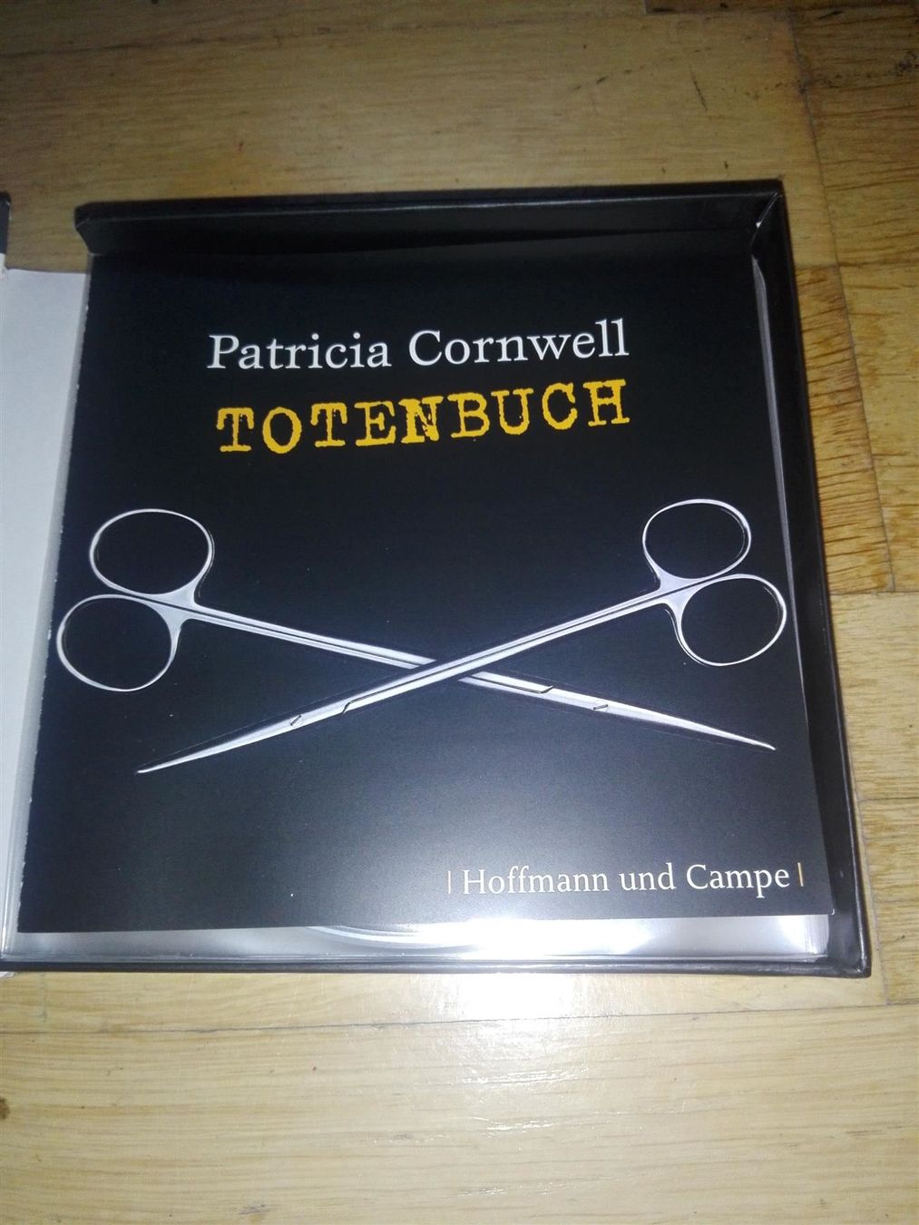 Audiolibri: Totenbuch   (Patricia Cornwell)                > 6-CD's < – Usato da St. Gallen venduto da elk2020 1