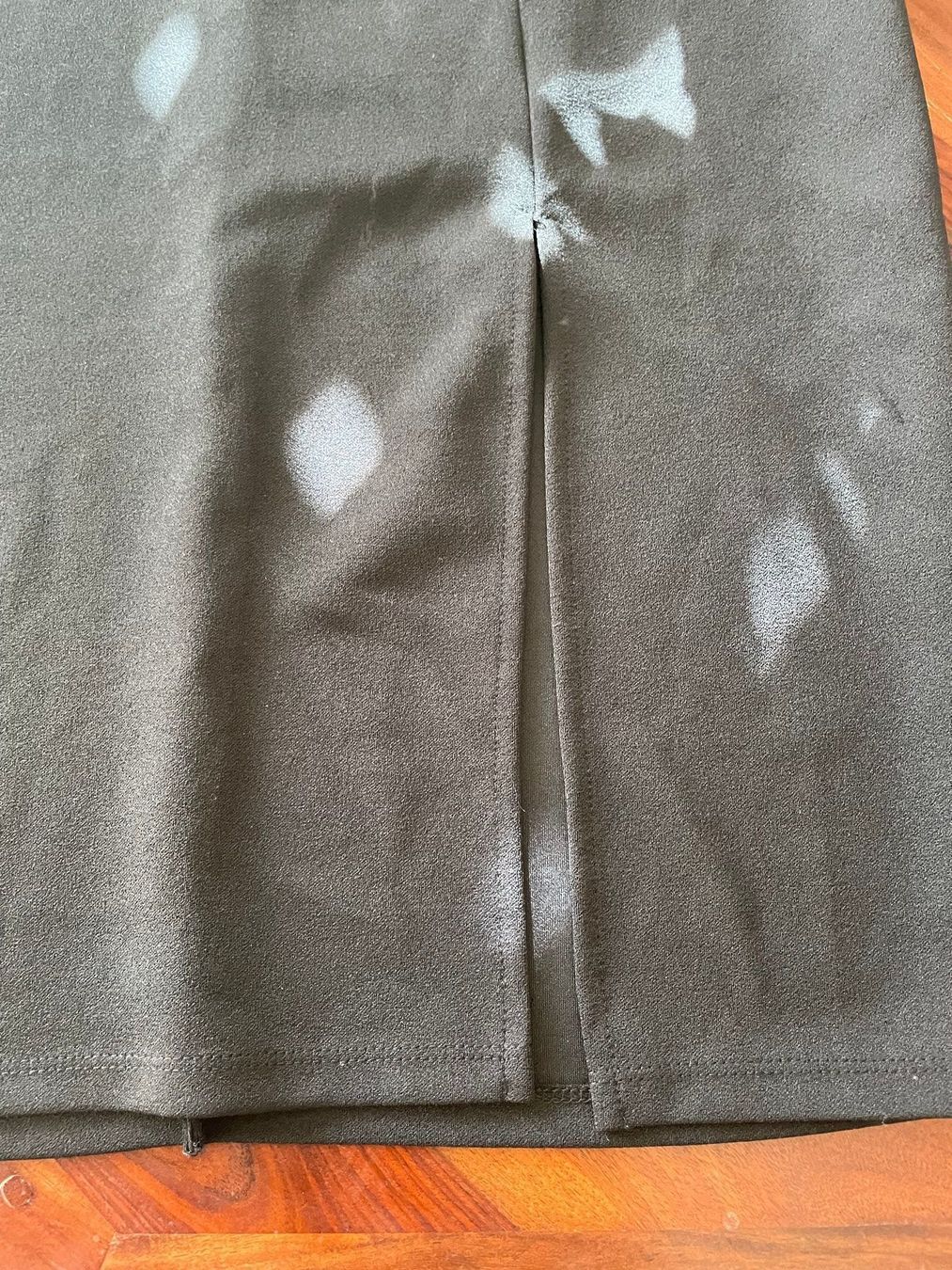 Kleider: Elegantes, schwarzes Abendkleid mit Spitzen Grösse M – Gebraucht aus Zürich von Miush999 1