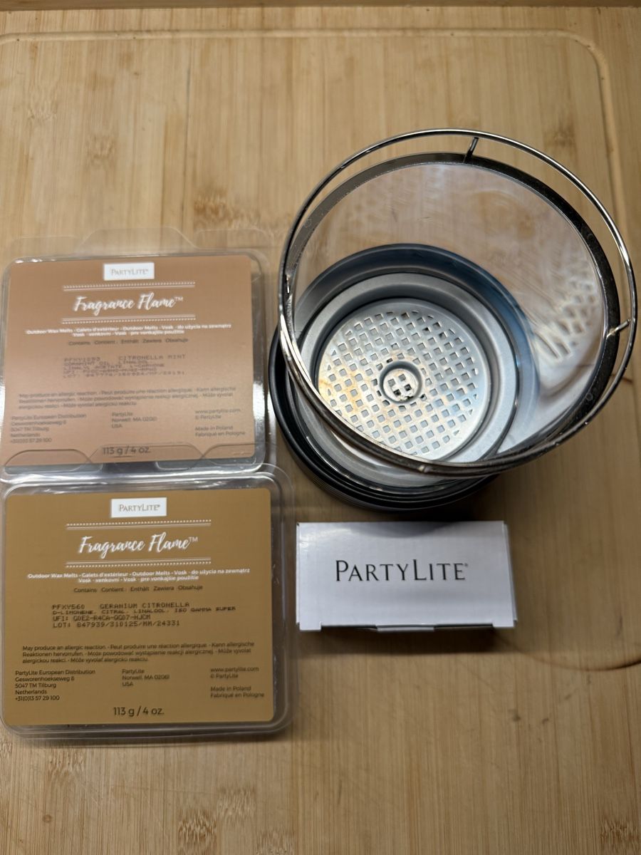 Partylite Candele: PartyLite Mini Fragrance Flame Diffuseur Parfumé Verre Noir  – Nuovo (secondo la descrizione) da Lausanne venduto da Doudoutze 3