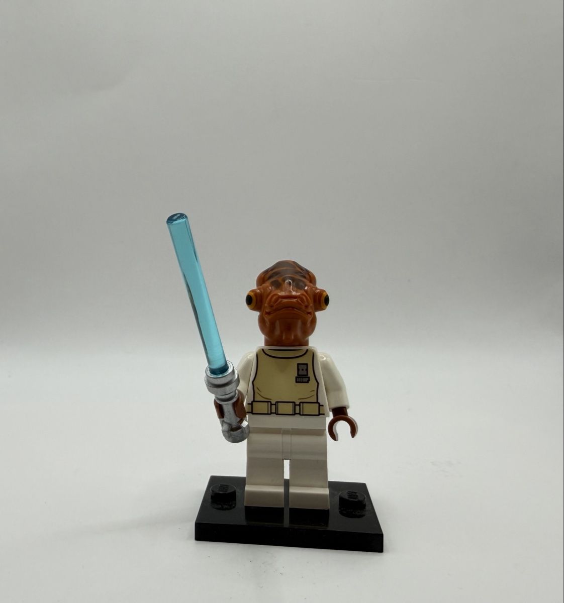 Lego Statuette: Admiral Ackbar - White Spacesuit – Usato da Bern venduto da Nik_Stock