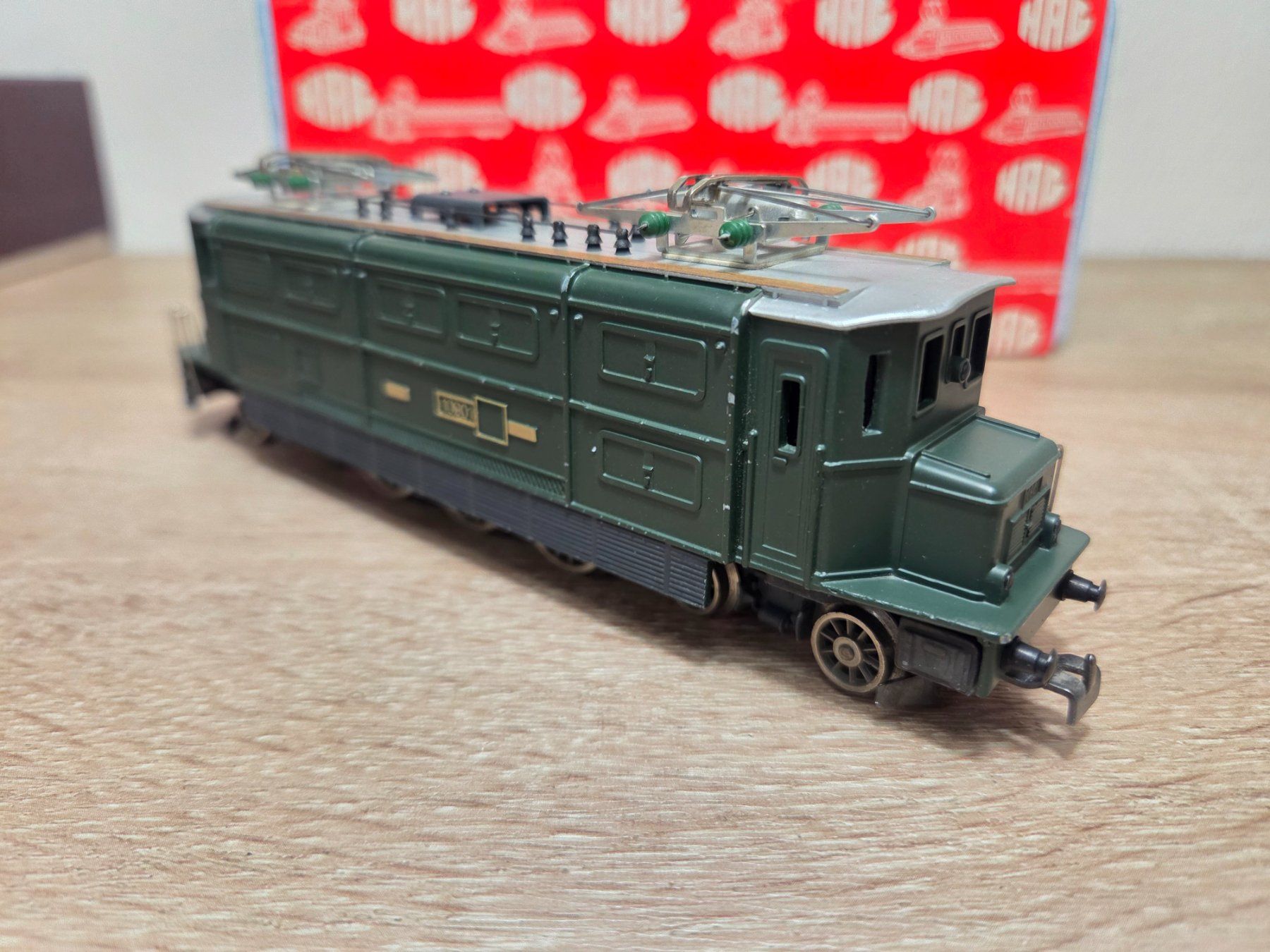 Hag Modellini di ferrovie: Hag 140 E-Lok Ae 4/7 SBB H0 (1) – Usato da St-Aubin-Sauges venduto da Lo_Go 3