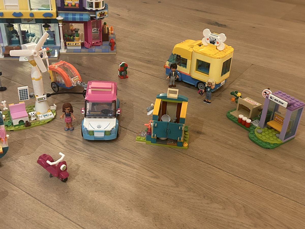 Lego Jouets: Lego Friends Set Schnäppchen,  Wohnblock, Segelschiff uvm. – D'occasion à Jona par grizzlyhedi01 6