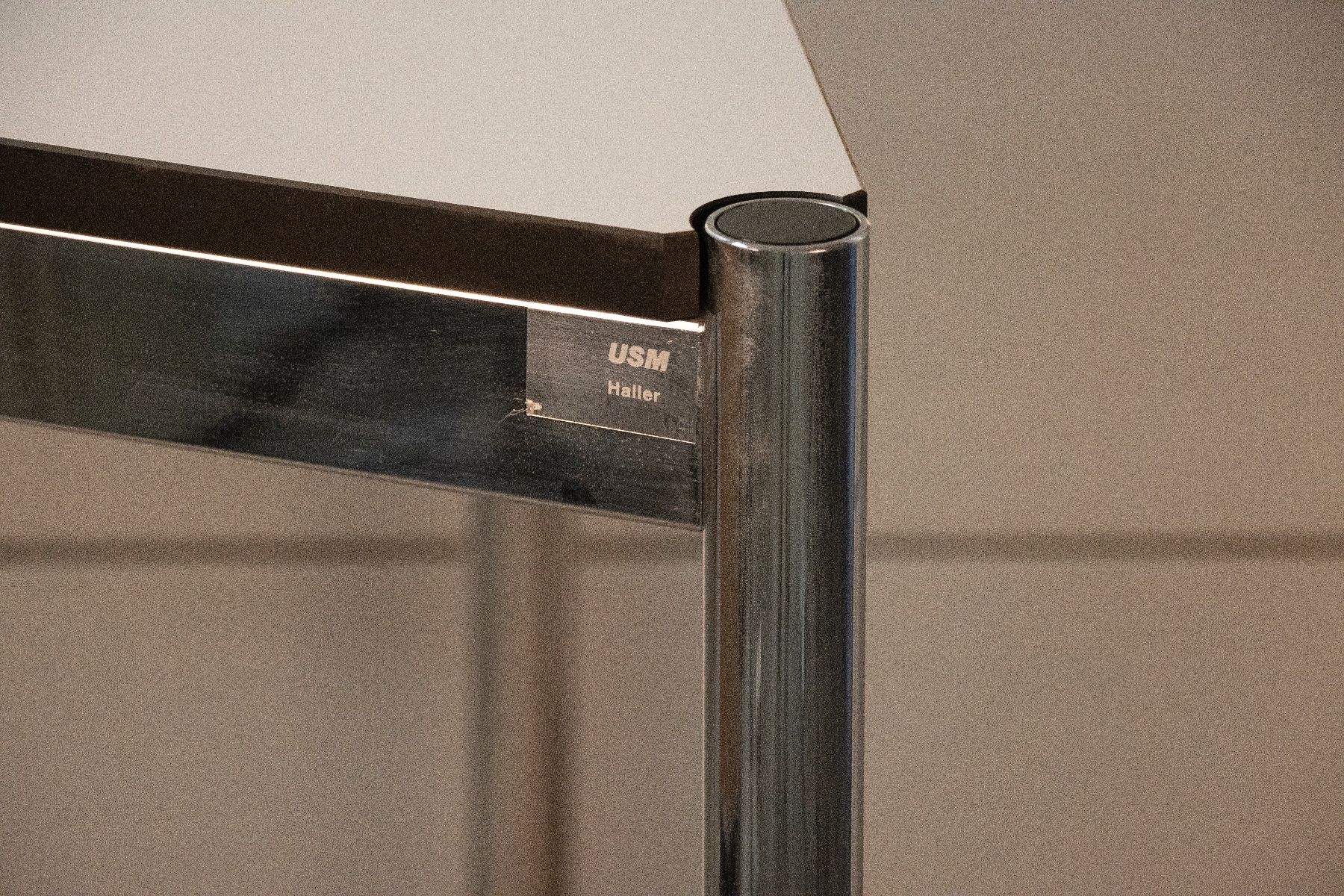 USM Tavoli: USM Haller Tisch Dreieck – Usato da Zollikerberg venduto da N_a_c_h_l_ass_ZH 2