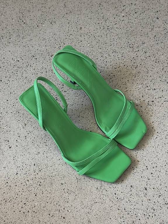 Scarpe da donna: Mango Bright Green Strappy Heeled Sandals  Lightly Used – Usato da Zürich venduto da Vee_8003 2