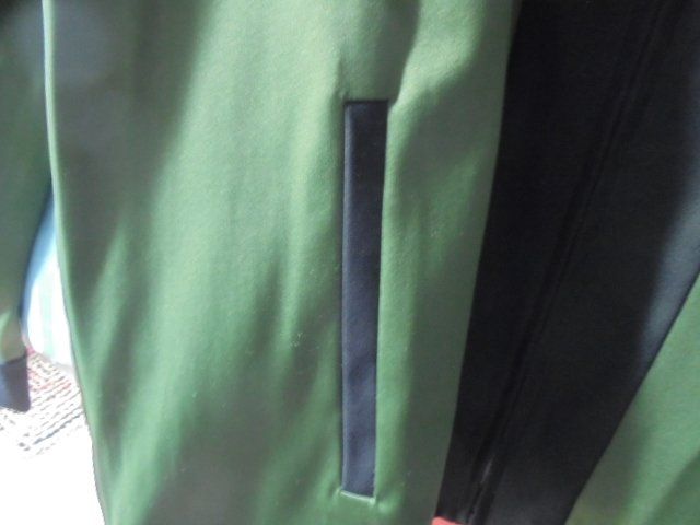 Giacche: Jacke Olive/Grün/Schwarz Gr. 42 - 46 – Usato da Hinwil venduto da Glasperlen 4
