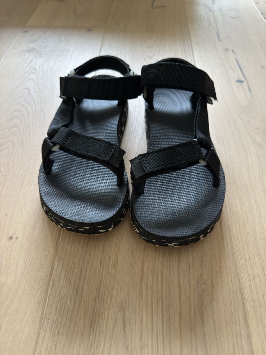 Teva Chaussures femmes: Teva Sandalen – D'occasion à Gamsen par Le_De 1