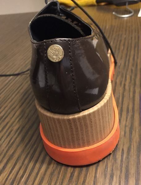 Marc Cain Scarpe da donna: Marc Cain Lack-Plateauschnürer Gr 37 – Nuovo (secondo la descrizione) da Volketswil venduto da praxis12