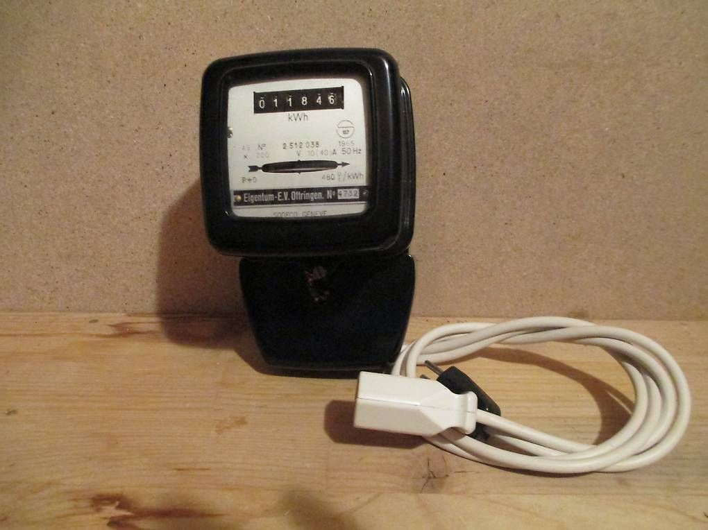 Stecker: Elektro Zählwerk  – Gebraucht aus Riehen von dipus