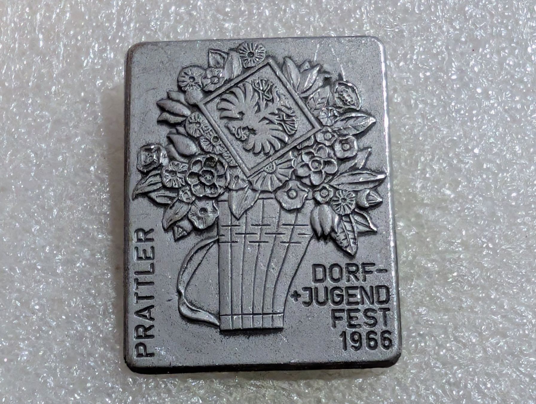 Plaketten & Abzeichen: Ansteckbutton 235: – Gebraucht aus Oppligen von Pin-Fall-Shop