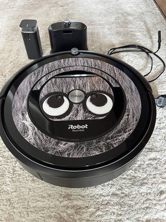 Irobot Staubsauger & Zubehör: iRobot Roomba e5 mit viel Zubehör – Gebraucht aus Bern von clb_p9kv 1