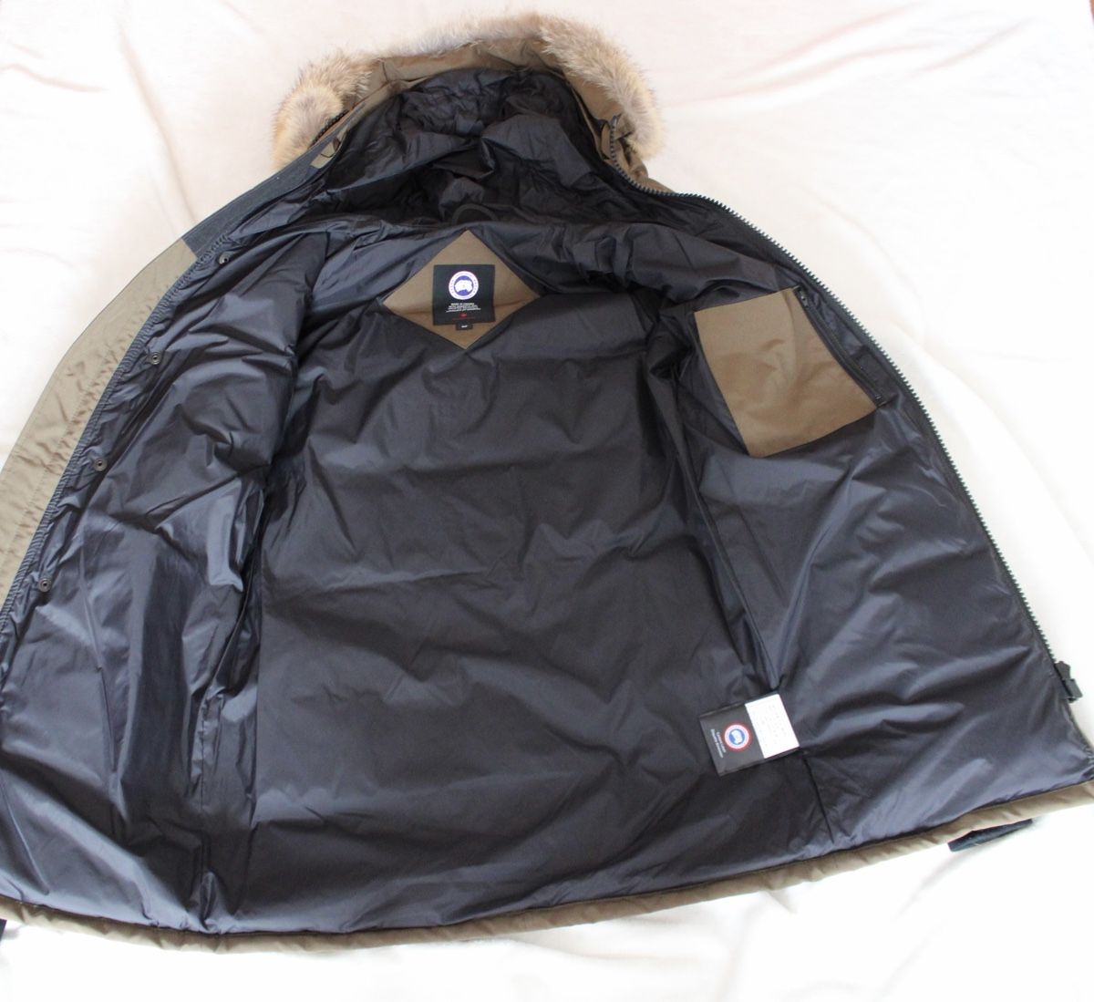 Canada Goose Giacche: Canada Goose kaki – Nuovo (secondo la descrizione) da Essertines-Rolle venduto da Nono_1802 1