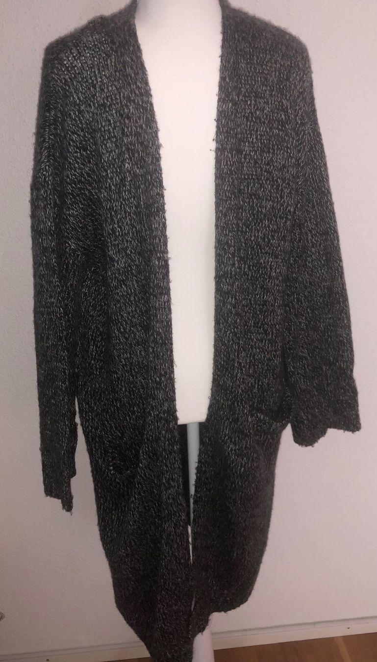 H&M Giacche: Jacke H&M schwarz/grau Gr. M – Usato da Wallisellen venduto da watcher01