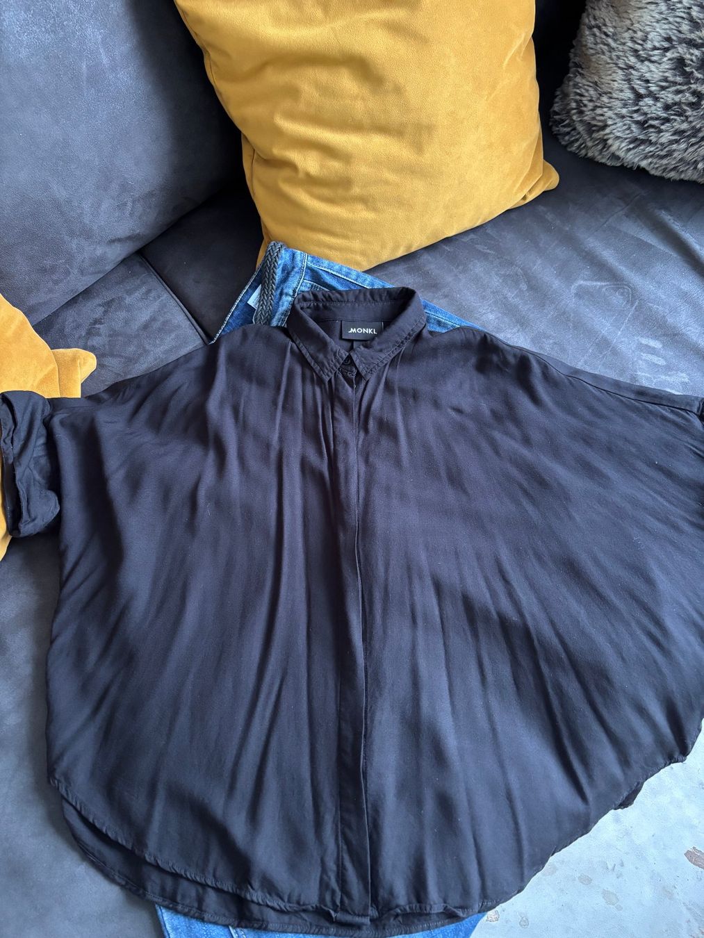 Monki Chemisiers: MONKI Bluse Oversize neuwertig – Neuf (Voir description) à Merishausen par yourdream 5