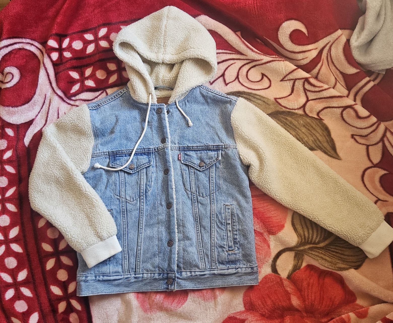 Levi's Giacche: Levi's Sherpa Hoodie – Usato da Les Acacias venduto da minnie6 1