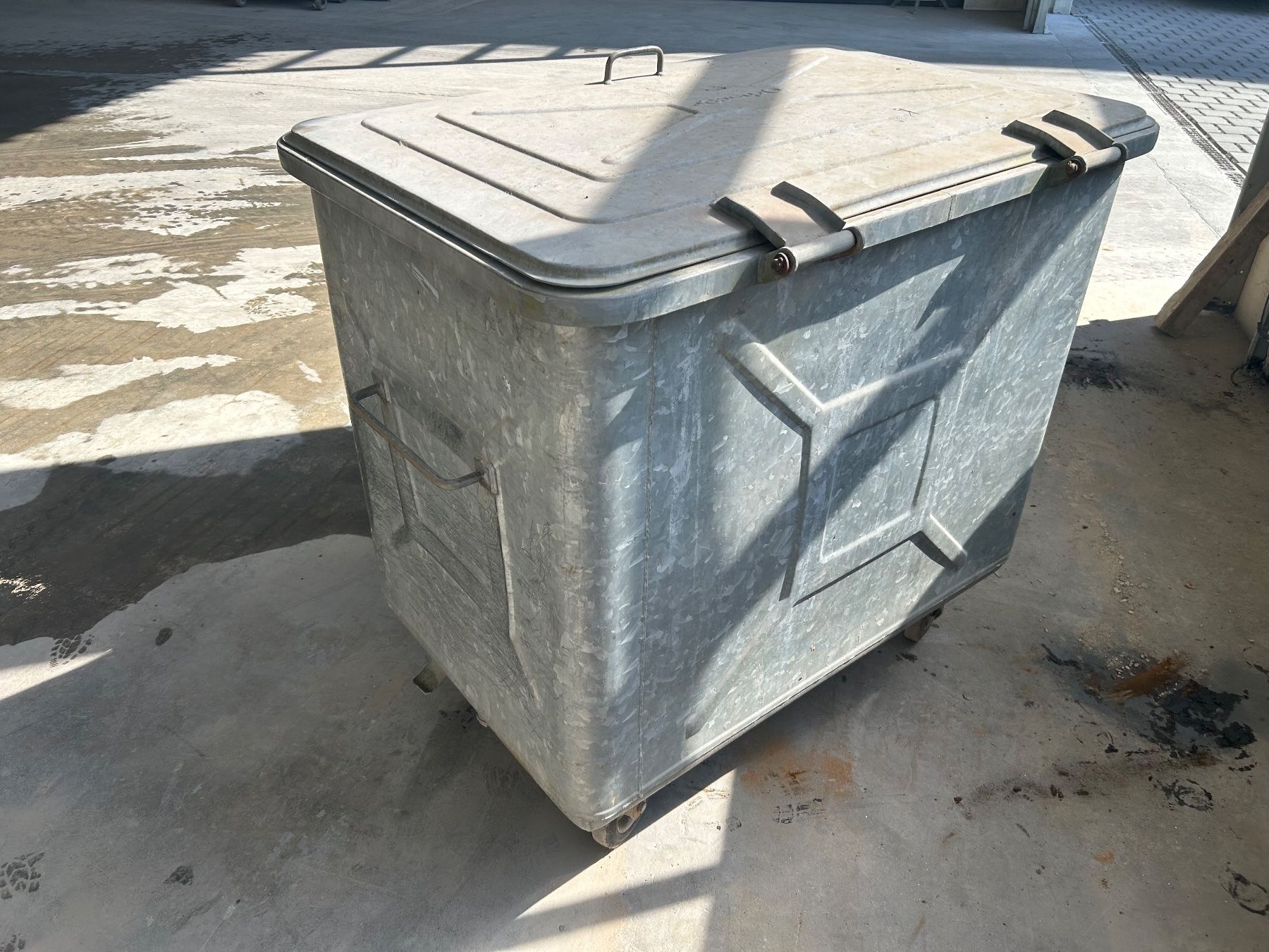 Korpus: Abfallcontainer – Gebraucht aus Bubikon von sprinter04