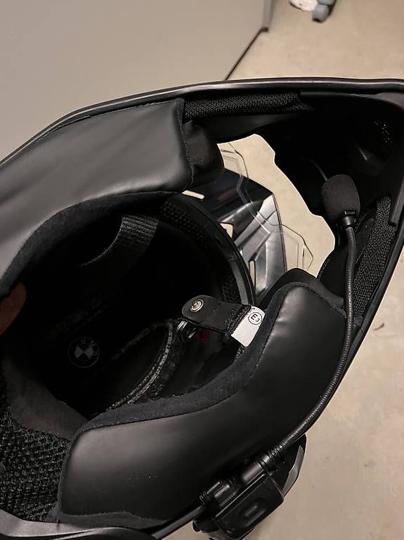 Caschi & visiere: BMW Helm GS Carbon & Caberg Carbon  inkl. Sena Com – Usato da Bellmund venduto da sherman600 2