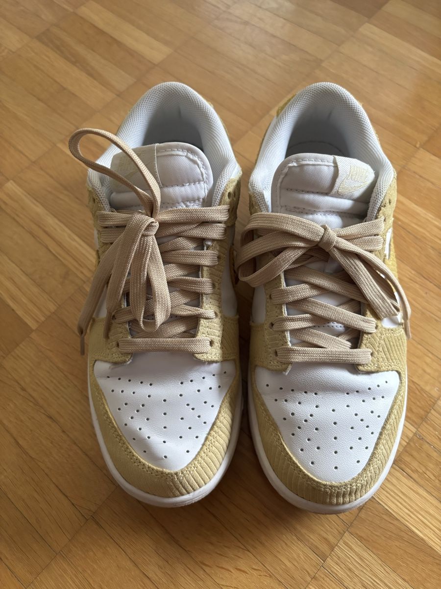 Nike Damenschuhe: Nike Dunk Low Sneaker – Gebraucht aus Zürich von ChampShirts