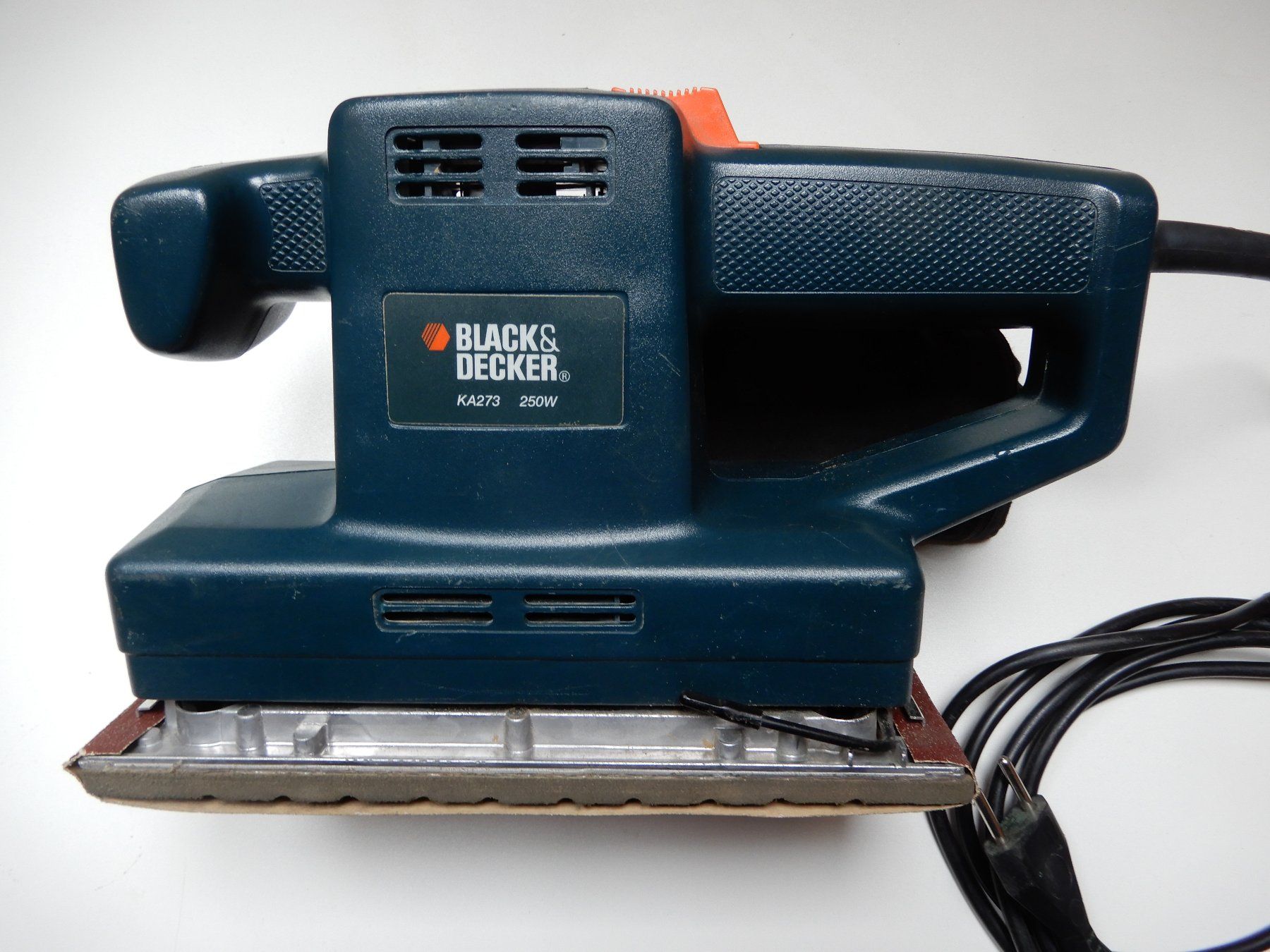 Schleifen & Polieren: Schwingschleifer - Black & Decker KA273 – Gebraucht aus Hochfelden von