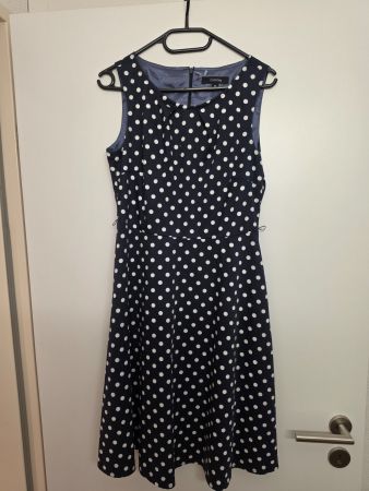 Kleid mit Punkten Grösse 36