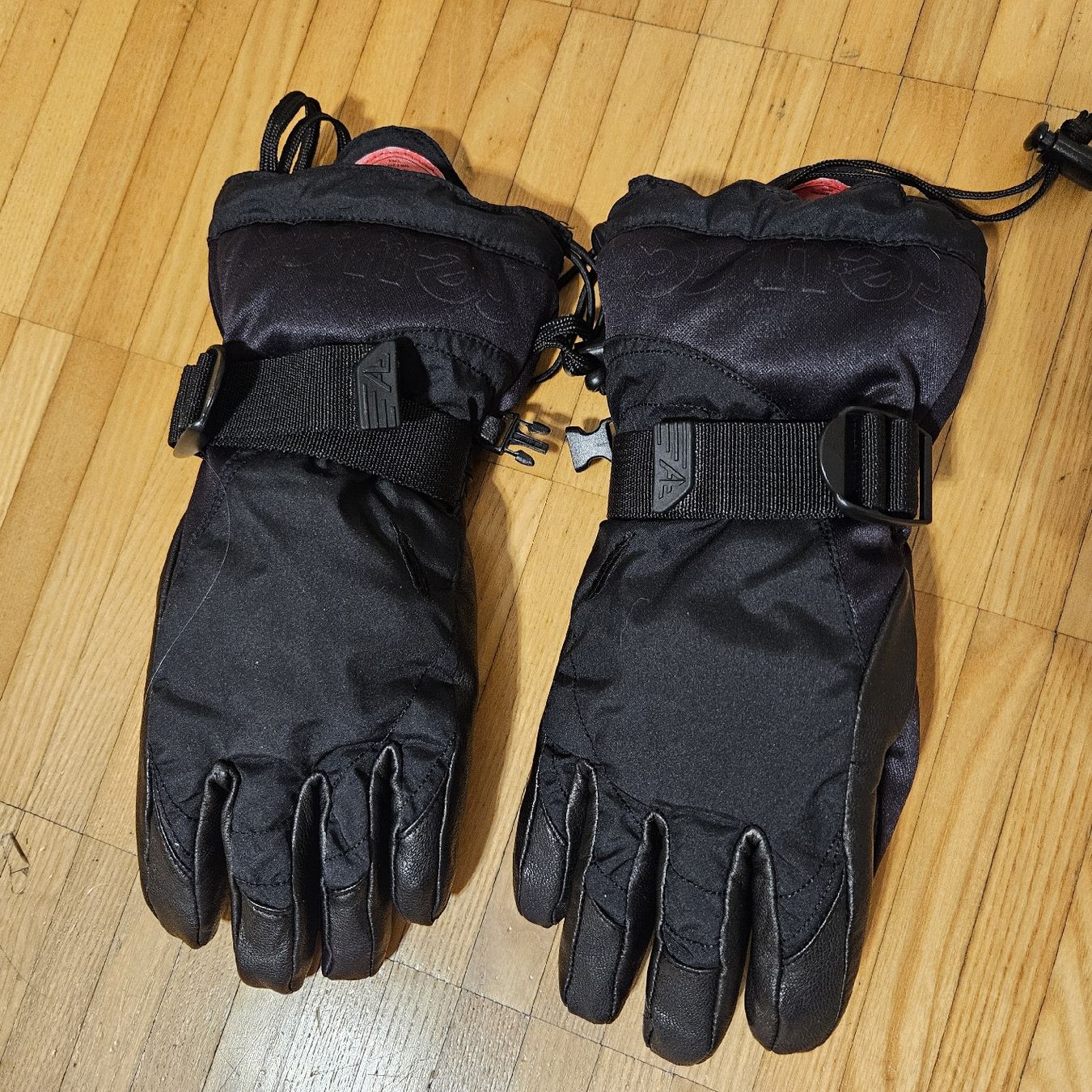 Reusch Guanti & manicotti: Reusch Daunen Skihandschuhe Gr. 6,5 – Usato da Embrach venduto da Lilly2021