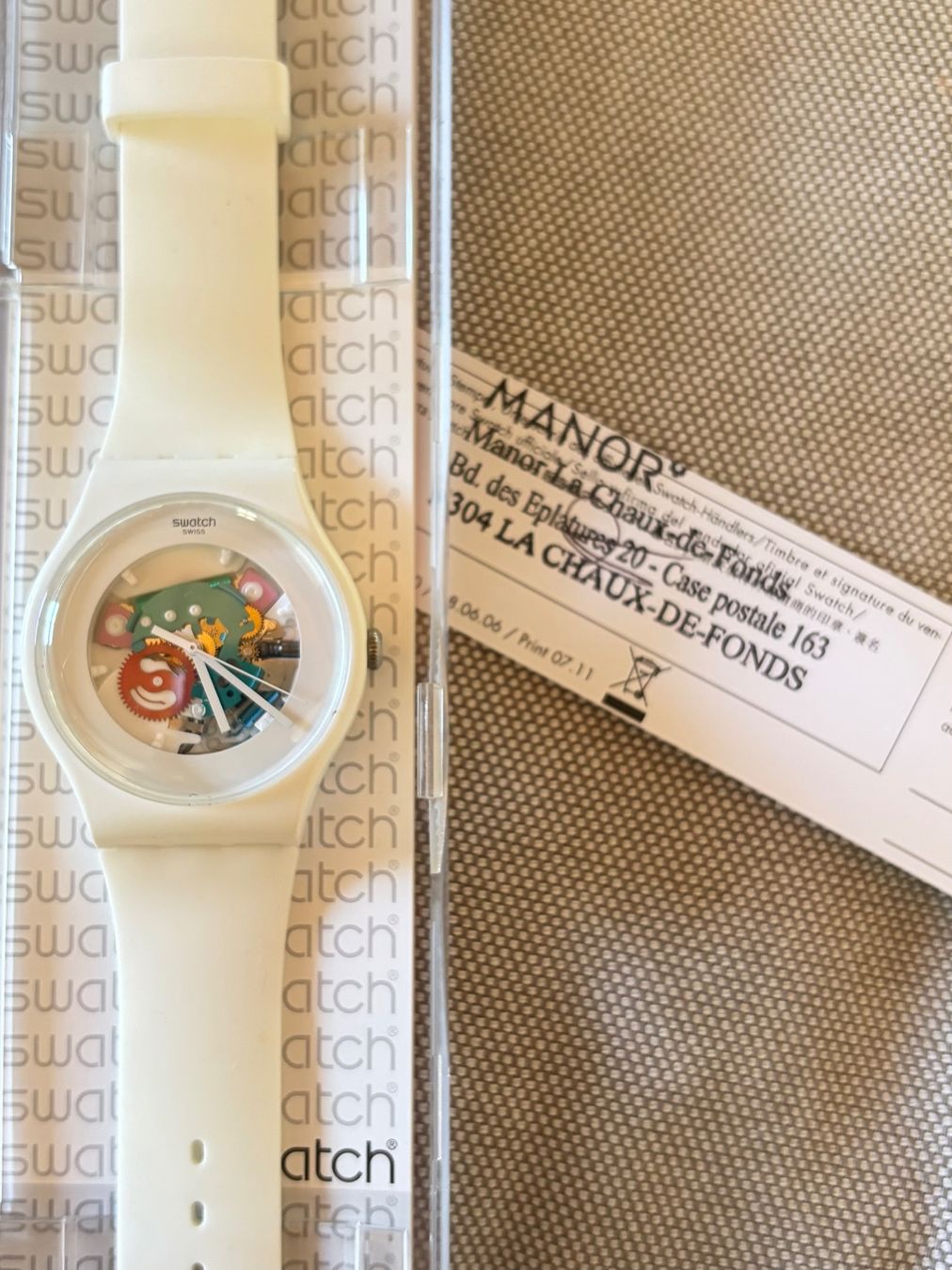 Swatch Orologi: Montre Swatch blanche squelette neuve – Nuovo e nell'imballaggio originale da St-Imier venduto da Mod_qd95 3