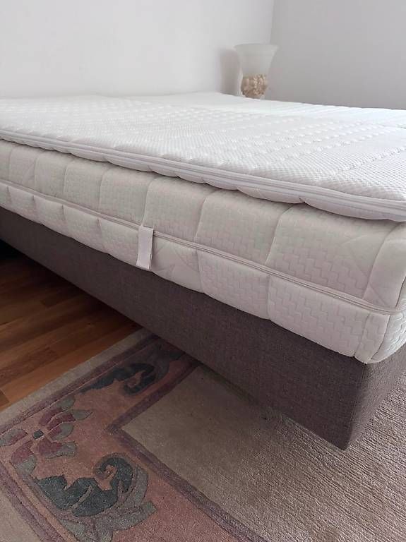 Lits: Boxspringbett – D'occasion à Merlischachen par Gitta-13 3