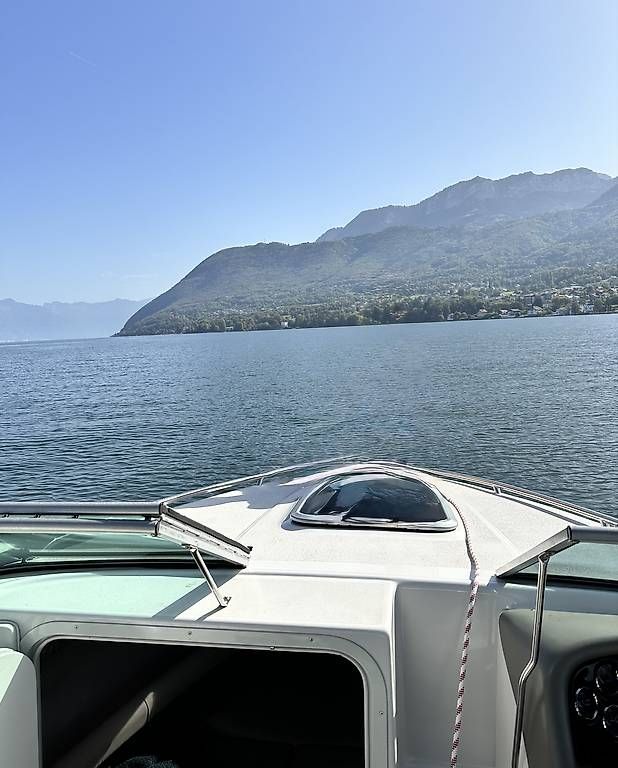 Crownline Barche: Crownline 205CCR avec remorque – Usato da St-Gingolph venduto da NVSIN 1